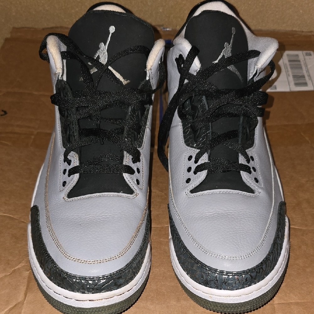 Jordan Gray and Black Sneakers - Picture 3 of 13